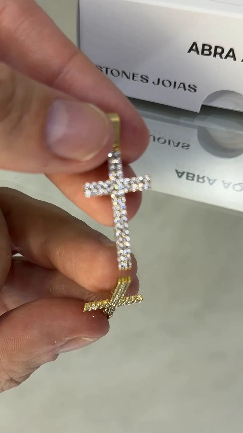 Pingente Crucifixo Cravejado Palito M